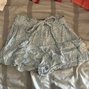 Vanilla star flowy shorts